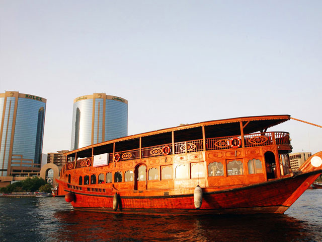 Прогулка на арабской лодке Доу 